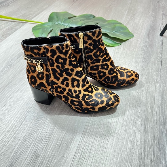 Michael Kors Elsa Mid Bootie Cheetah. Hair-calf  ✨brand new✨ No box - Picture 2 of 11